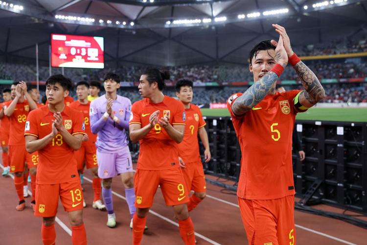 世预赛中国队负于韩国队 张琳芃迎百场里程碑 世预赛中国队负于韩国队 张琳芃迎百场里程碑